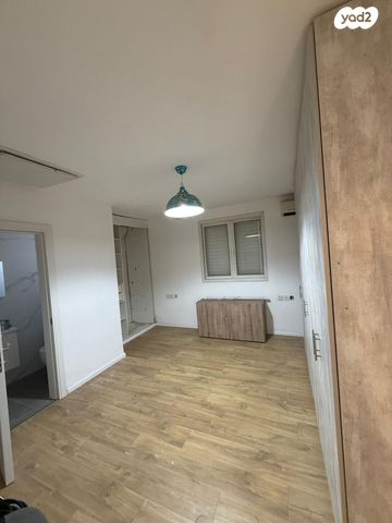 דופלקס, דרך הציונות, ראש העין