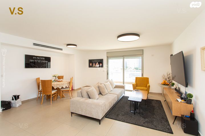 דירה, האגמית, החותרים, טירת כרמל