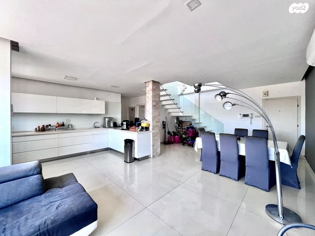 גג/ פנטהאוז, אליהו גולומב 8, צפון מזרח מרכז העיר, נתניה