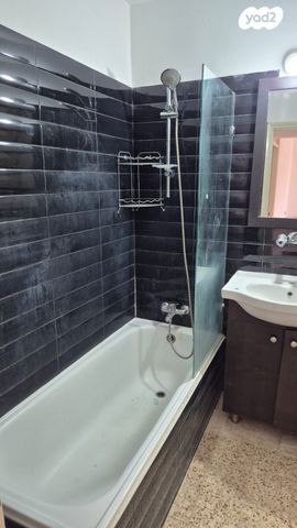 דירה, נחל מישר, צוקי רמון, מצפה רמון