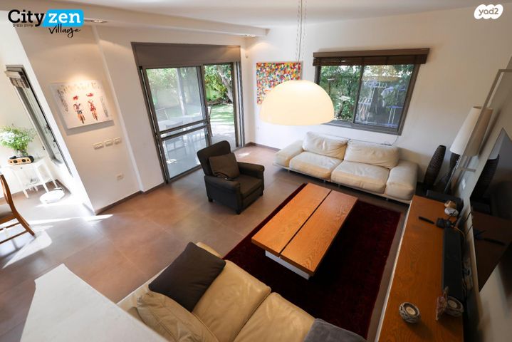 דו משפחתי, אבן יהודה