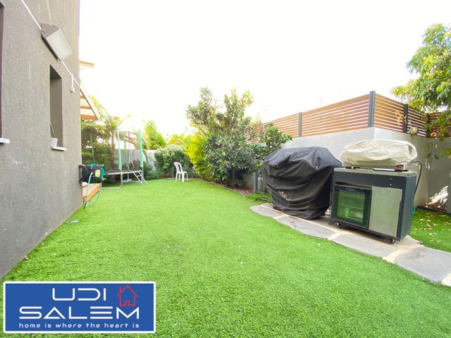 דירת גן, פרדסיה, פרדסיה