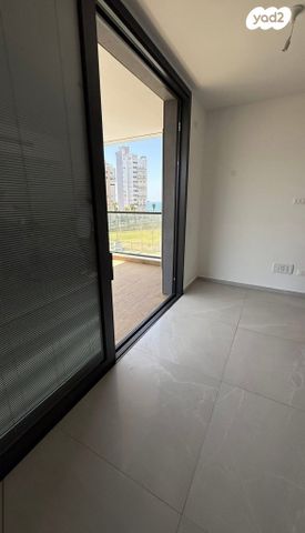 דירה, שדרות העצמאות 7, רוטשילד עצמאות, בת ים