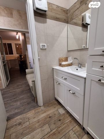 גג/ פנטהאוז, שלום שבזי, שעריים, רחובות