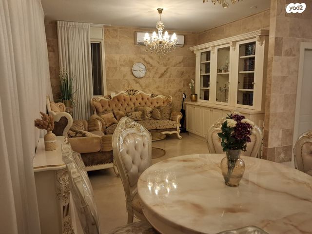 גג/ פנטהאוז, שלום שבזי, שעריים, רחובות