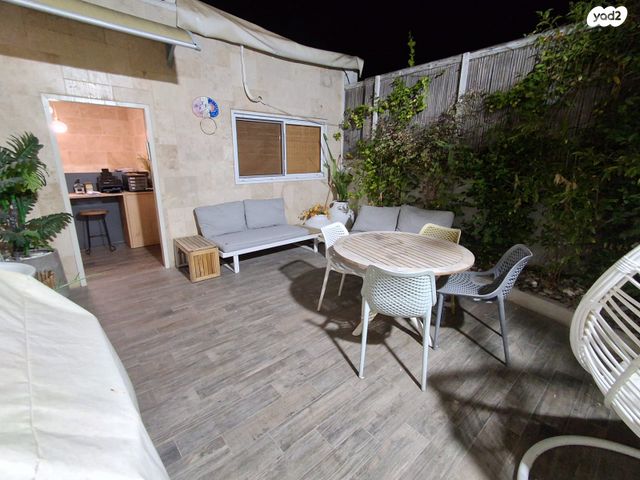 גג/ פנטהאוז, שלום שבזי, שעריים, רחובות