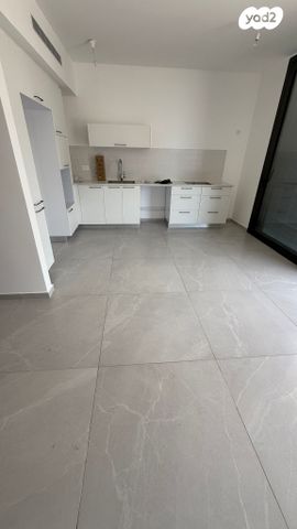 דירה, שדרות העצמאות 7, רוטשילד עצמאות, בת ים