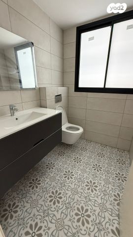 דירה, שדרות העצמאות 7, רוטשילד עצמאות, בת ים