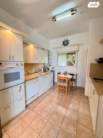 דירה, שער הלבנון, מרכז הכרמל, חיפה