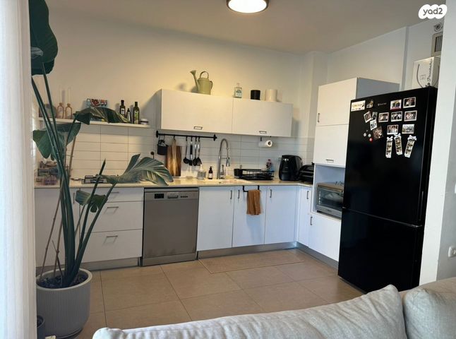 דירה, הרב יעקב טראב, עזרא, הארגזים, תל אביב יפו