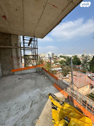 דירה, מנחם בן יהודה, רחובות