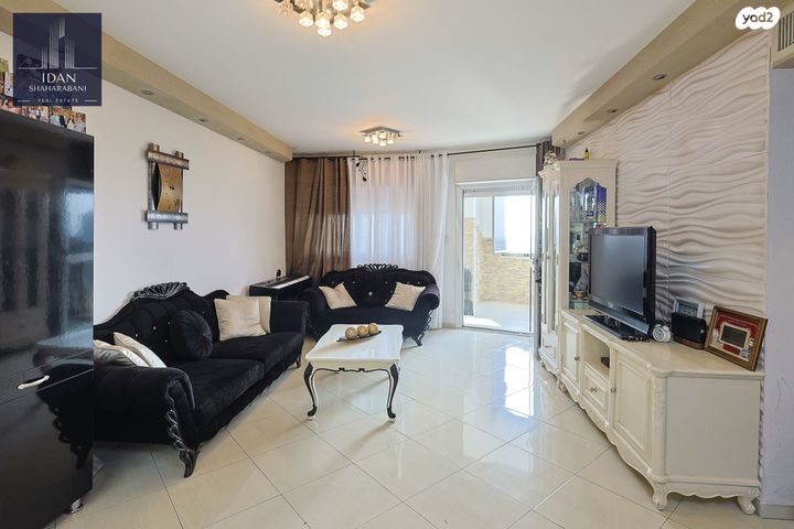 שדרות צפריר 13