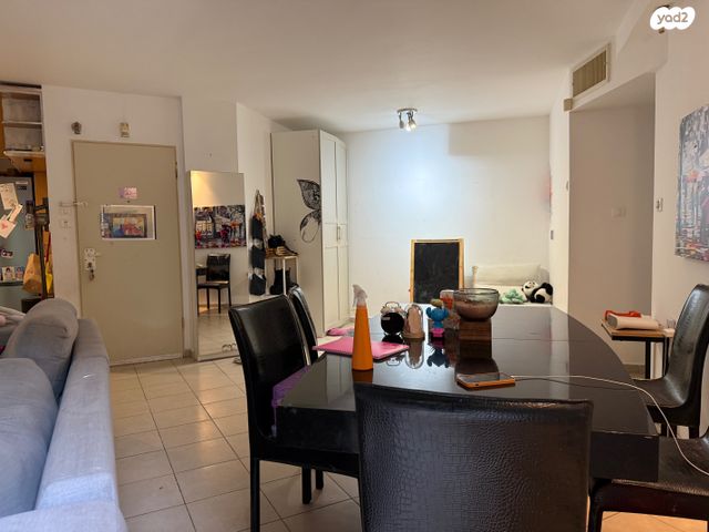 דירה, הפרחים, קרית הפרחים - 2005, רעננה