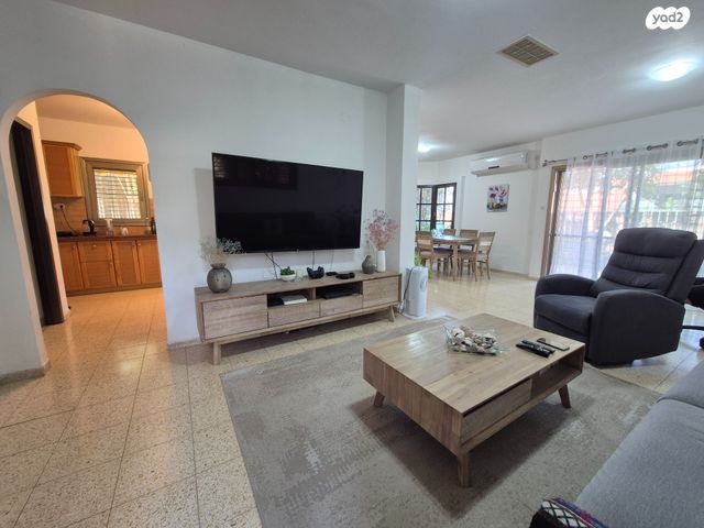 בית פרטי/ קוטג', אורנית, אורנית