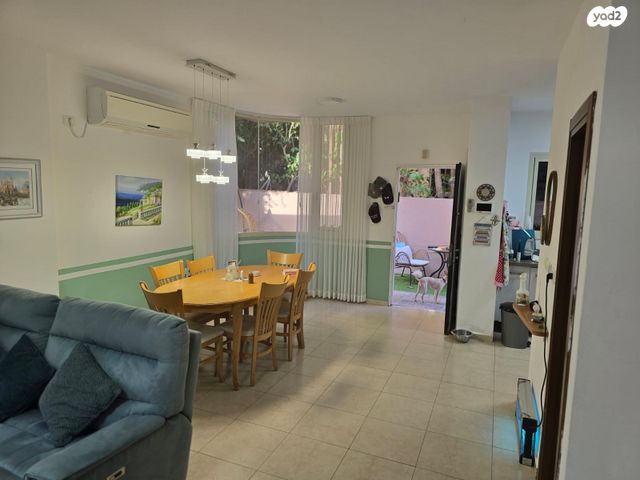 דו משפחתי, גדרה