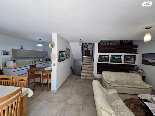 בית פרטי/ קוטג', קרית הפרחים - 2005, רעננה