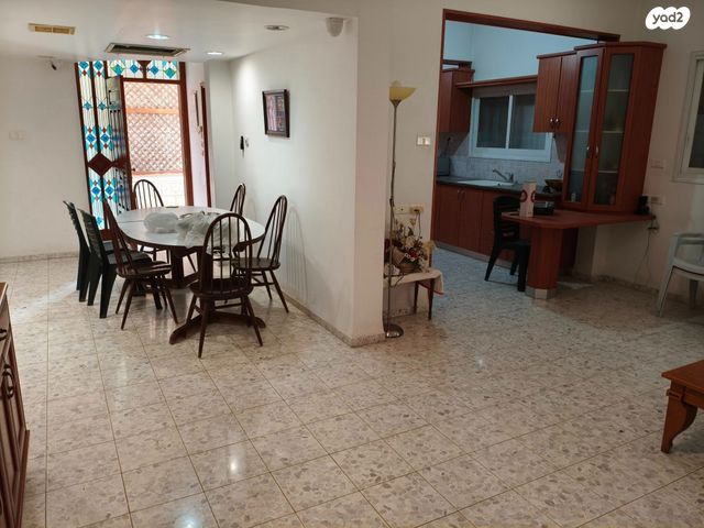 בית פרטי/ קוטג', אורנים, מרכז העיר, קרית אתא