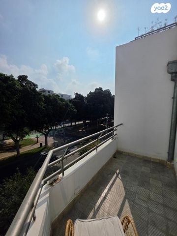 גג/ פנטהאוז, שדרות רוטשילד 117, לב תל אביב, לב העיר צפון, תל אביב יפו