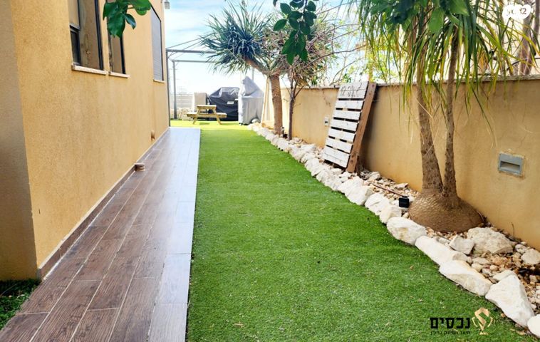 דו משפחתי, בית אריה / עופרים