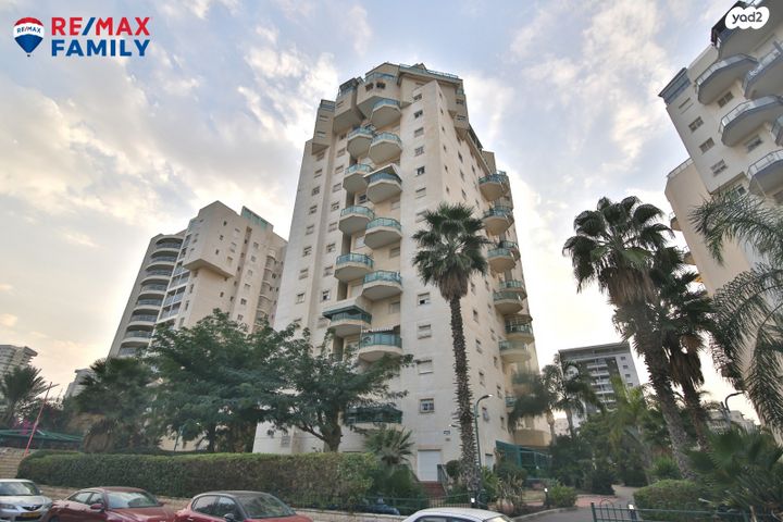 דירה, יצחק בן צבי 12, נווה גנים, קרית מוצקין