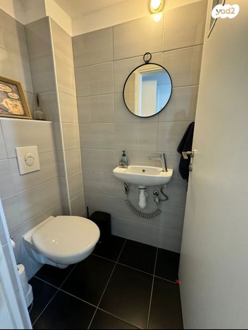 דירה, הרב יעקב טראב, עזרא, הארגזים, תל אביב יפו