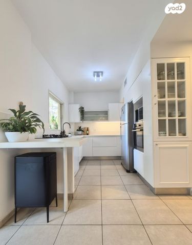 דירה, בעל שם טוב, מחנה יהודה, פתח תקווה