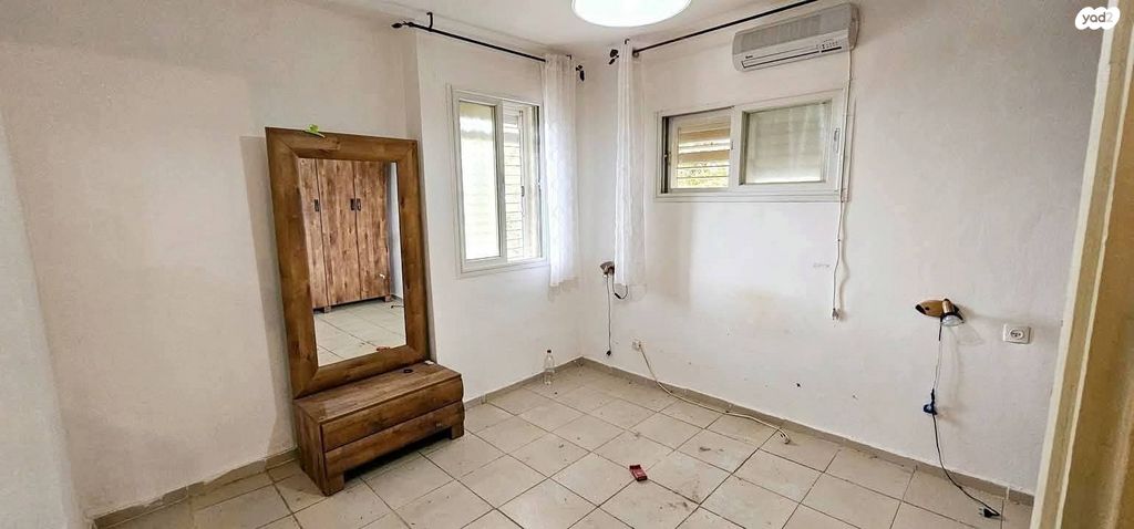 דירה, ניצנים, פנחס ספיר, מגדל העמק