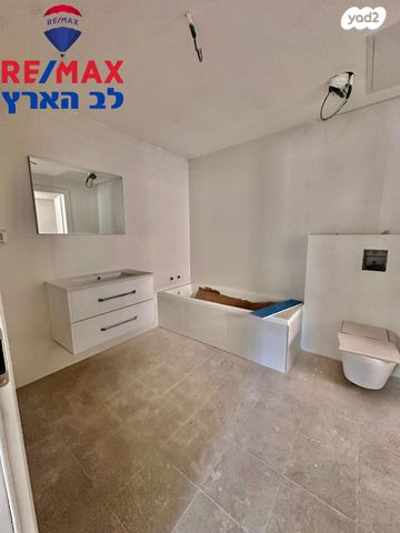 דירת גן, אלמוג, שאר העיר, אריאל