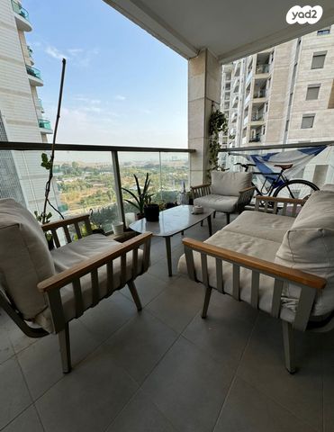 דירה, הרב יעקב טראב, עזרא, הארגזים, תל אביב יפו