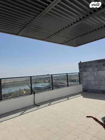 גג/ פנטהאוז, פארק העסקים האלף, ראשון לציון