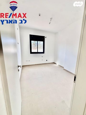 דירת גן, אלמוג, שאר העיר, אריאל