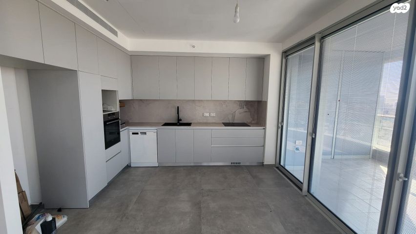 גרציאני יצחק 10