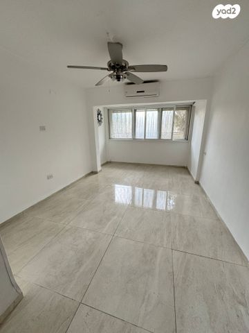 דירה, לוחמי הגטאות, צור שלום, קרית ביאליק