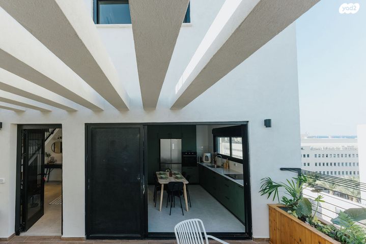 דופלקס, דרך העצמאות 37, שער פלמר, תחנת רכבת השמונה, חיפה