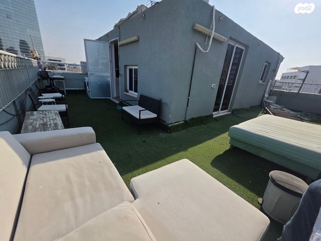 מקווה ישראל 25