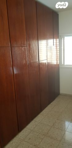 דירה, אחד העם 11, מרכז, הרצליה