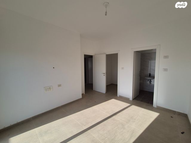 גג/ פנטהאוז, אריאל שרון, נווה שרון / שער העיר, נתיבות