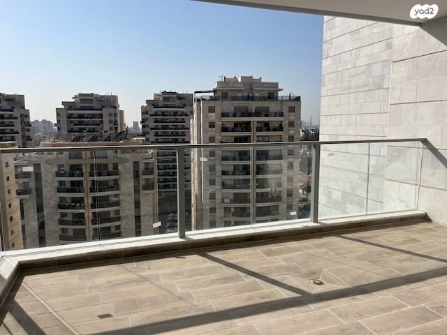 דירה, ש"י עגנון, שיכון רסקו, קרית אונו