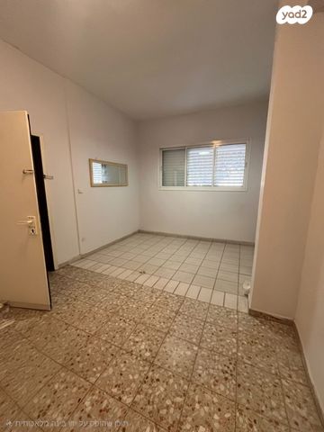 דירה, דרך אבא הלל 96, שכונת גפן, רמת גן