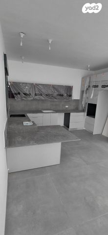 גג/ פנטהאוז, אוצר הצמחים, הרצליה