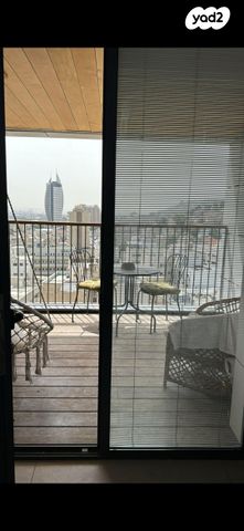 דירה, עין דור, שער פלמר, תחנת רכבת השמונה, חיפה