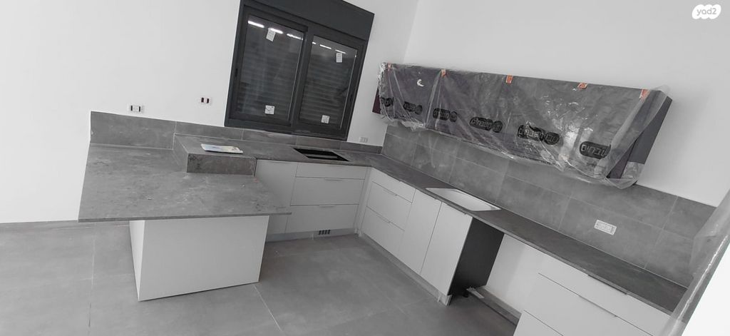 גג/ פנטהאוז, אוצר הצמחים, הרצליה