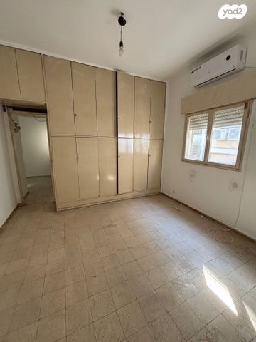 דירה, אלוף שמחוני 4, הפועל המזרחי ג', שיכון ג', בני ברק