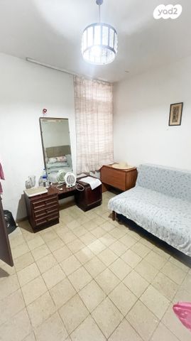 דירה, יצחק שדה 6, אזור