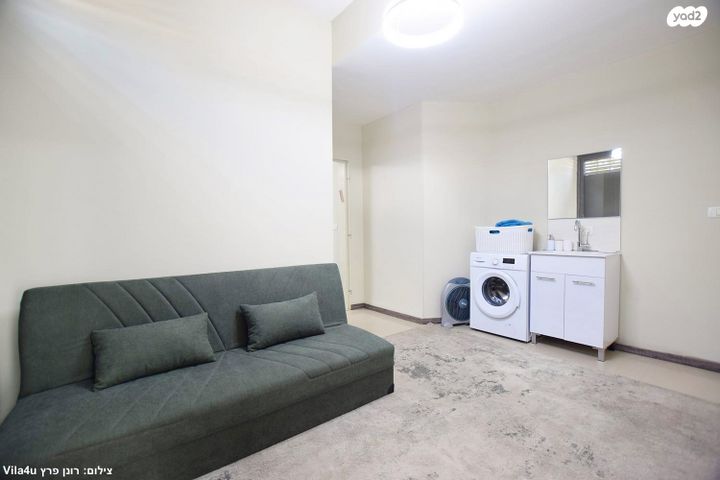 דירת גן, נחל חרמון, חמד, חמד