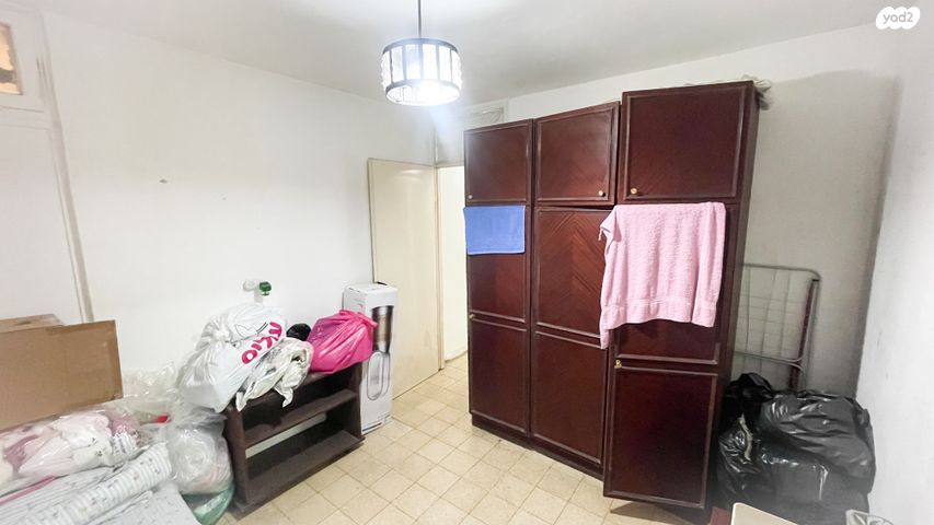 דירה, יצחק שדה 6, אזור