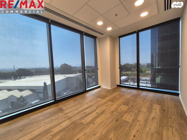 משרדים, החרש, הוד השרון