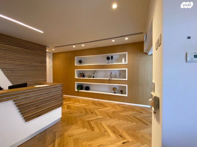 משרדים, קיסריה