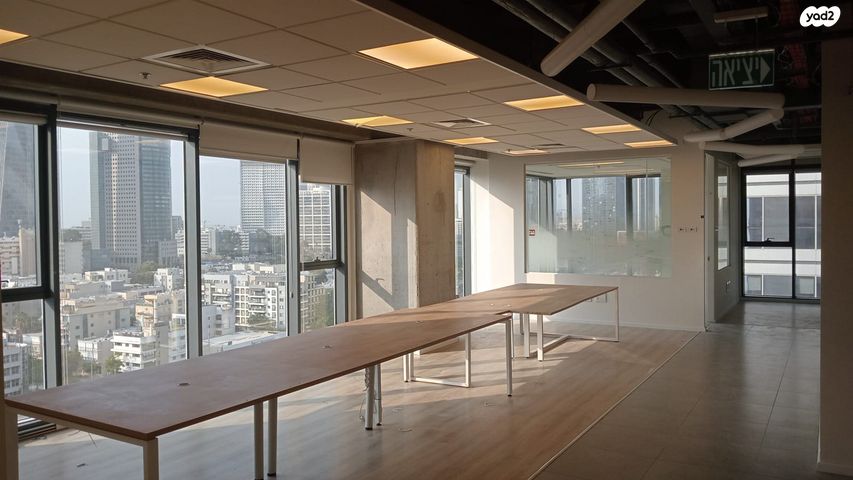 משרדים, יגאל אלון, ביצרון ורמת ישראל, תל אביב יפו