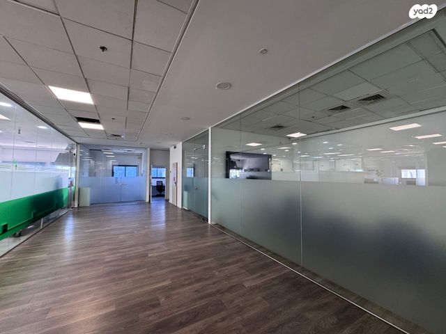 משרדים, קיסריה